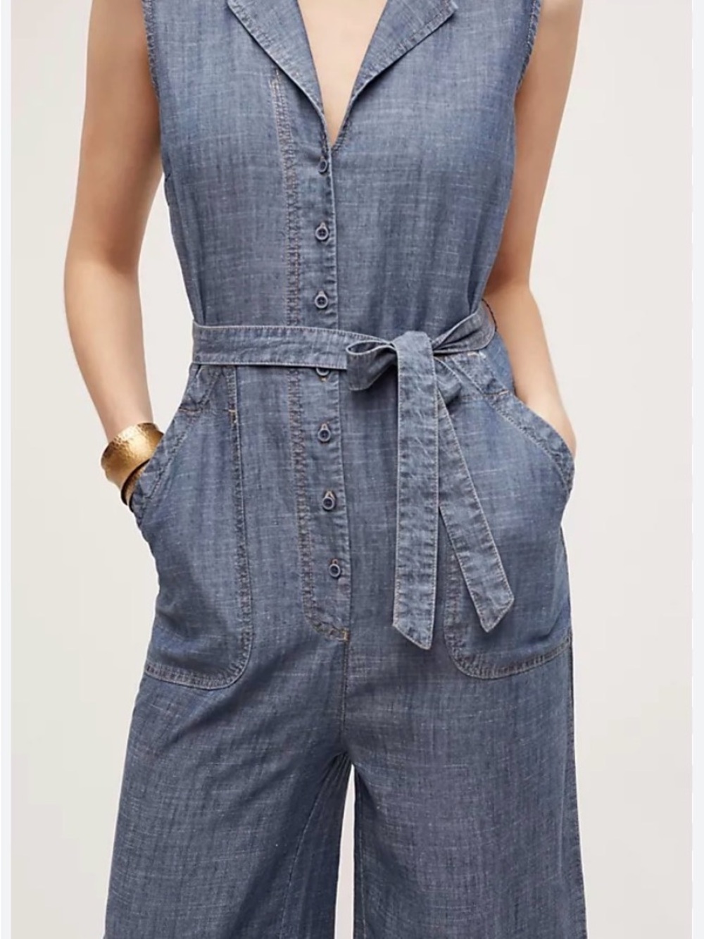 Banana Republic
Chambray Blue Linen
Denim Tie Waist
Jumpsuit Sleeveless size 0